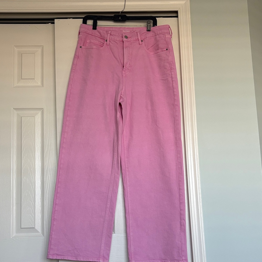 Old Navy Pink Flare Women's Jeans
NWOT